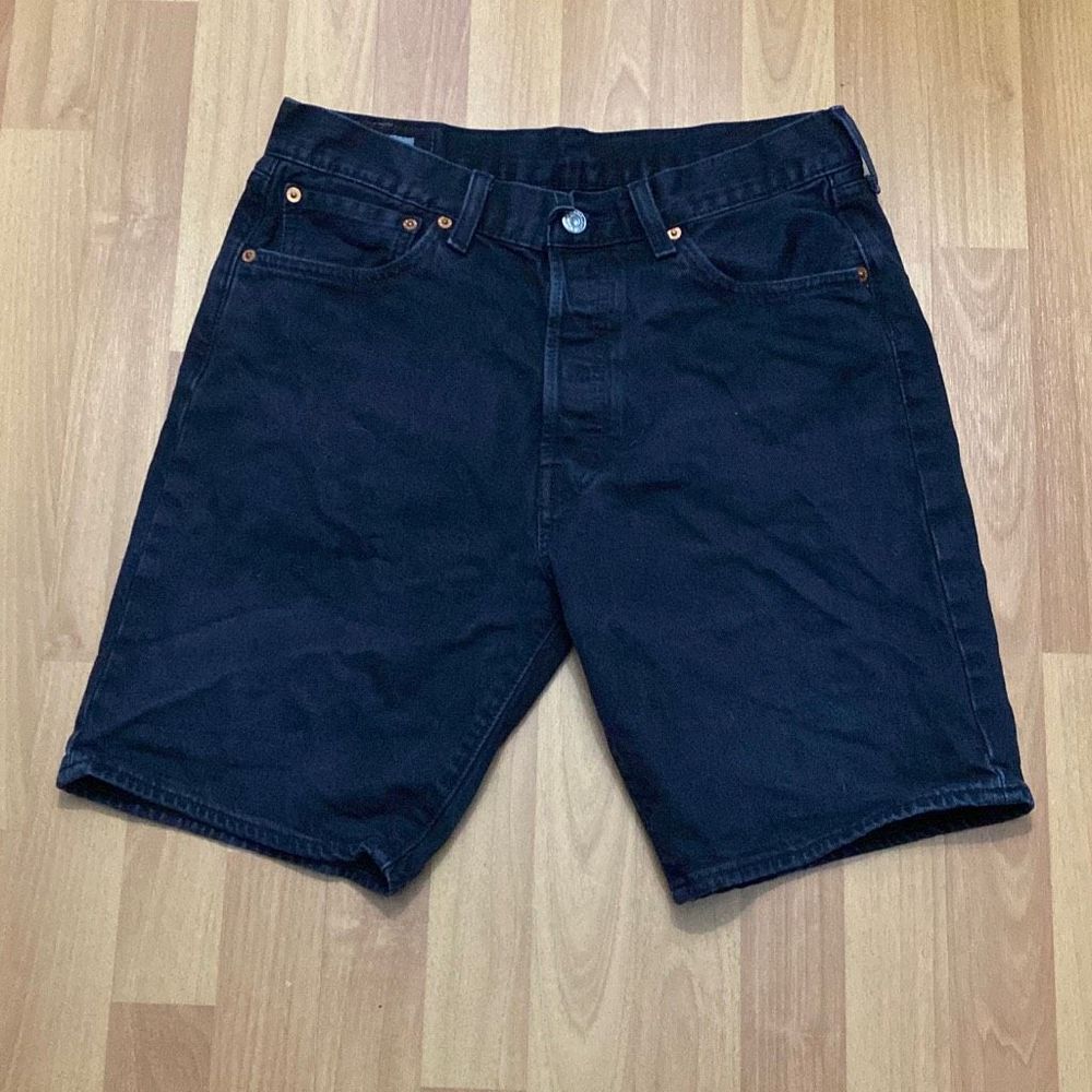 Vintage Levi’s 501 Black Denim Jeans Shorts Button Fly Brown Leather Tag Men W33